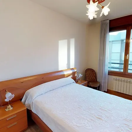 דירה Sleeping -- -- License Vut 786 -- Two Bedrooms With One Private Bathroom -- No Kitchen *