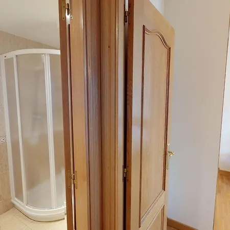 Sleeping -- -- License Vut 786 -- Two Bedrooms With One Private Bathroom -- No Kitchen * גיחון